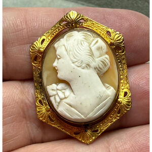Vintage Gold Filled Carved Shell Cameo Brooch Embossed Scroll Frame Left Facing